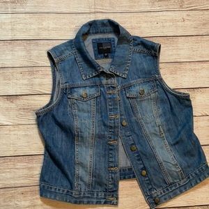 Women’s The Limited Women’s Denim Vest size M